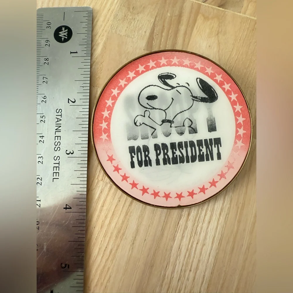 Vintage SNOOPY FOR PRESIDENT lenticular lens flasher 3
